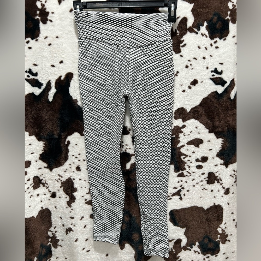 TikTok “butt-scrunch” leggings